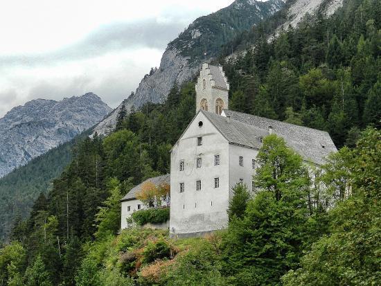 Abtei St. Georgenberg-Fiecht