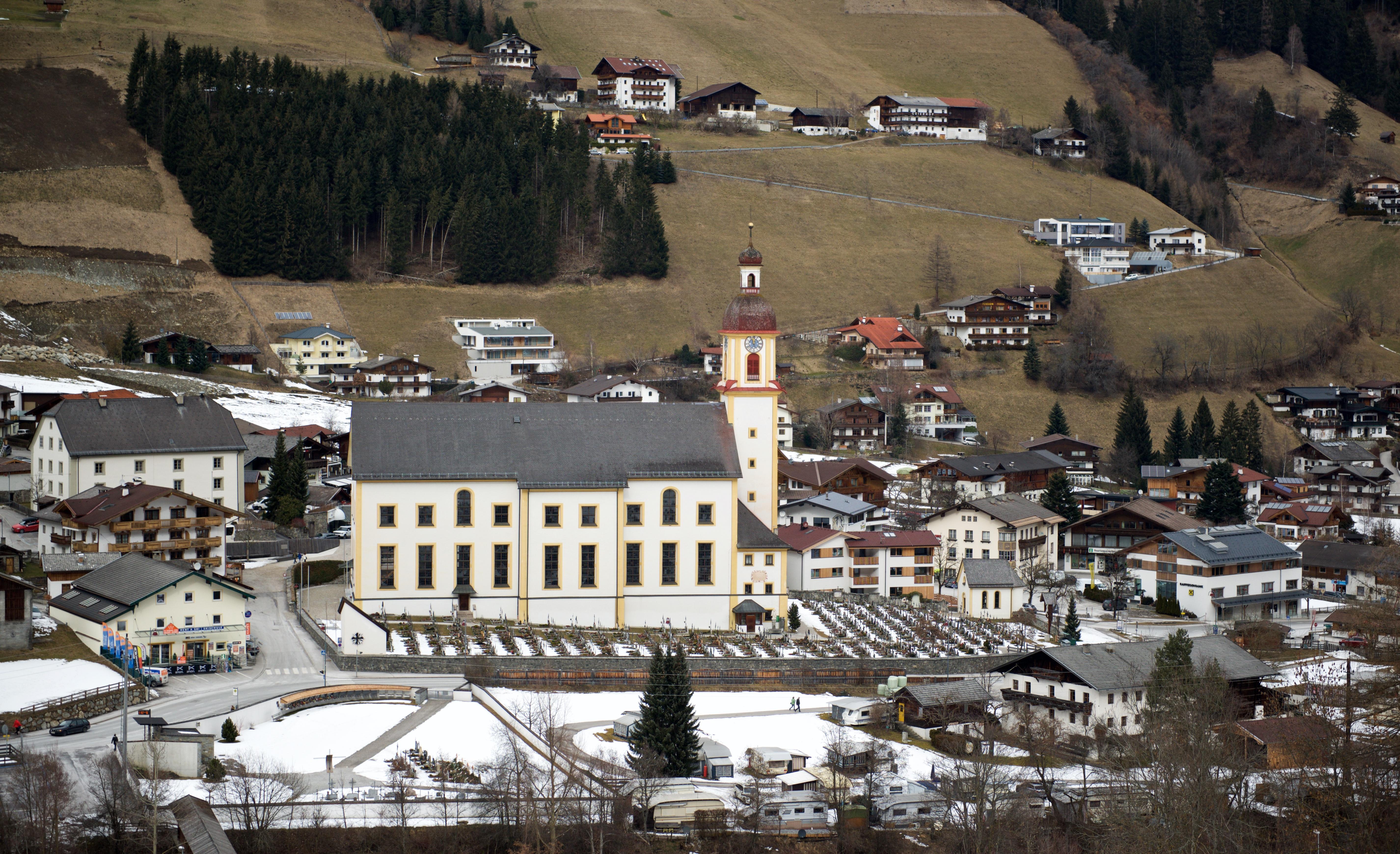 Kath. Pfarrkirche hl. Georg und Friedhof